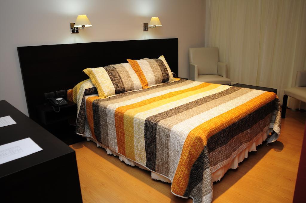 Hotel Euzko Alkartasuna Macachín Quarto foto